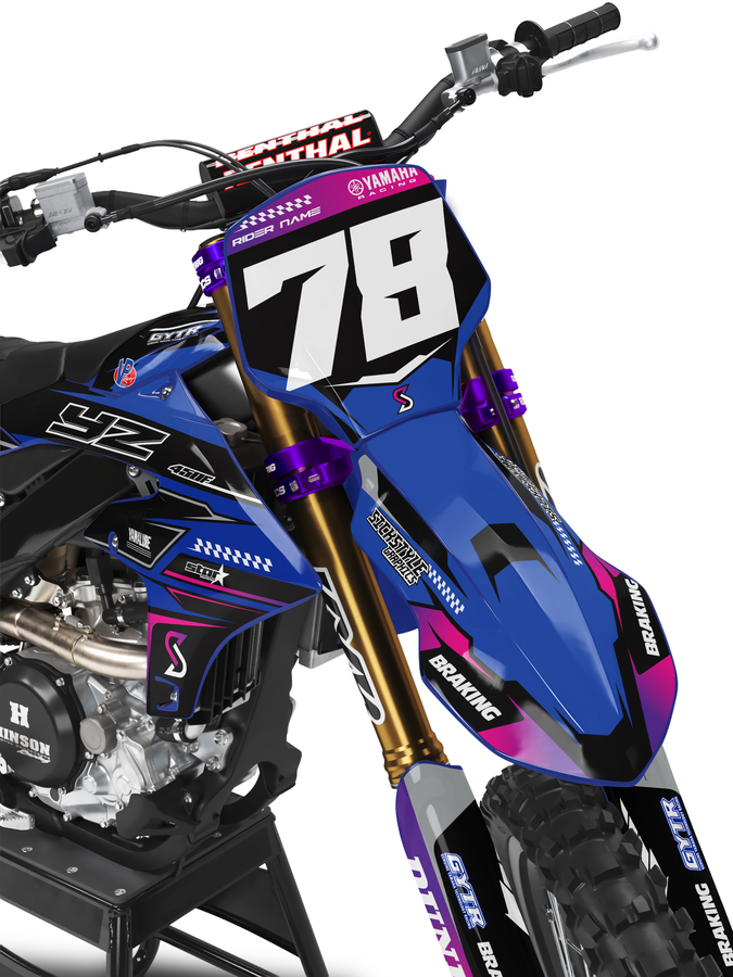 Yamaha YZ z zestawem naklejek motocrossowych w szachownicę od Sickstyle Graphics – widok 3