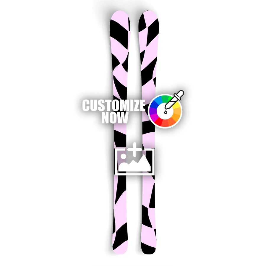 Zwei Skier mit pink-schwarzem Psycho Checkerboard Muster, bereit zur individuellen Gestaltung.