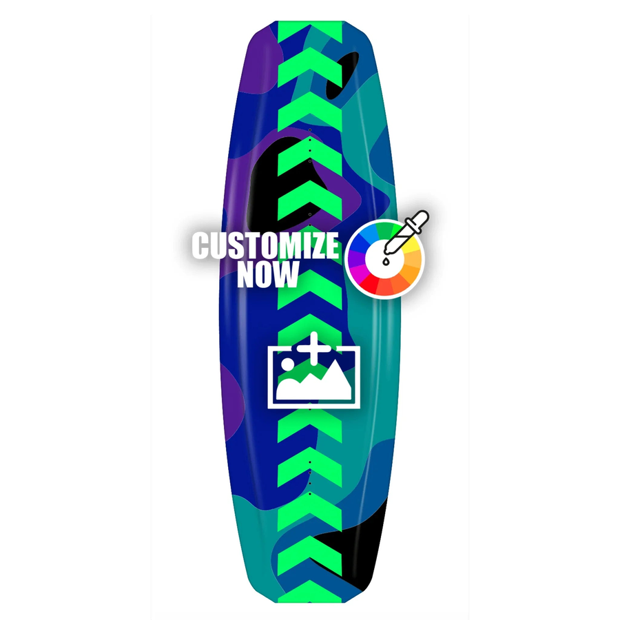Wakeboard-Sticker "Arrow Camo" mit modernem Camouflage-Muster in Blau, Türkis, Lila und Schwarz, grünen Pfeilen.