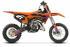 Retro MX Dekor-kit pro KTM SX 65 v oranžové barvě s fialovými akcenty a startovním číslem 27 na odolné prémiové vinylové fólii.