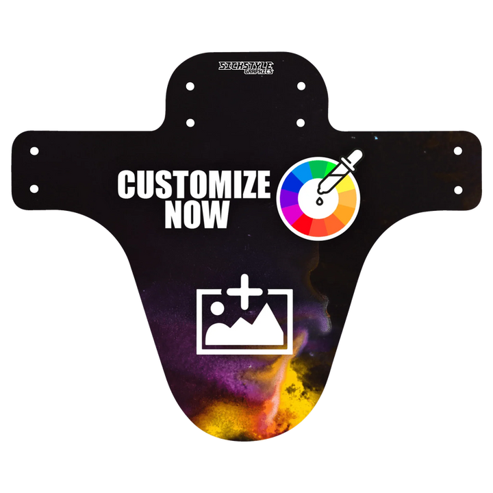 Sort mudguard med “Customize Now” tekst, farvhjul og billedupload-symbol, nederste område i “Yellow Galaxy” design.