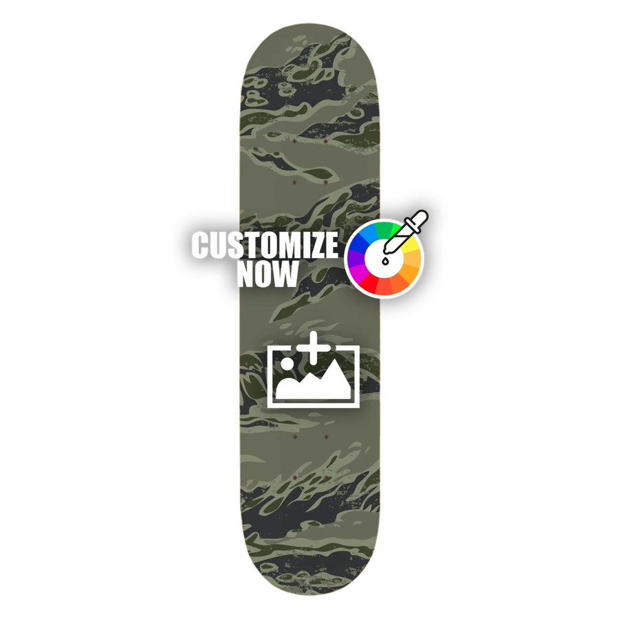 Skateboard-Sticker mit grünem Tiger-Camo-Muster, anpassbar mit Logos und Farben.