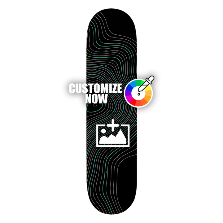 Sort skateboard-sticker med grønne topografi-linjer, tilpasselig med logoer og farver.
