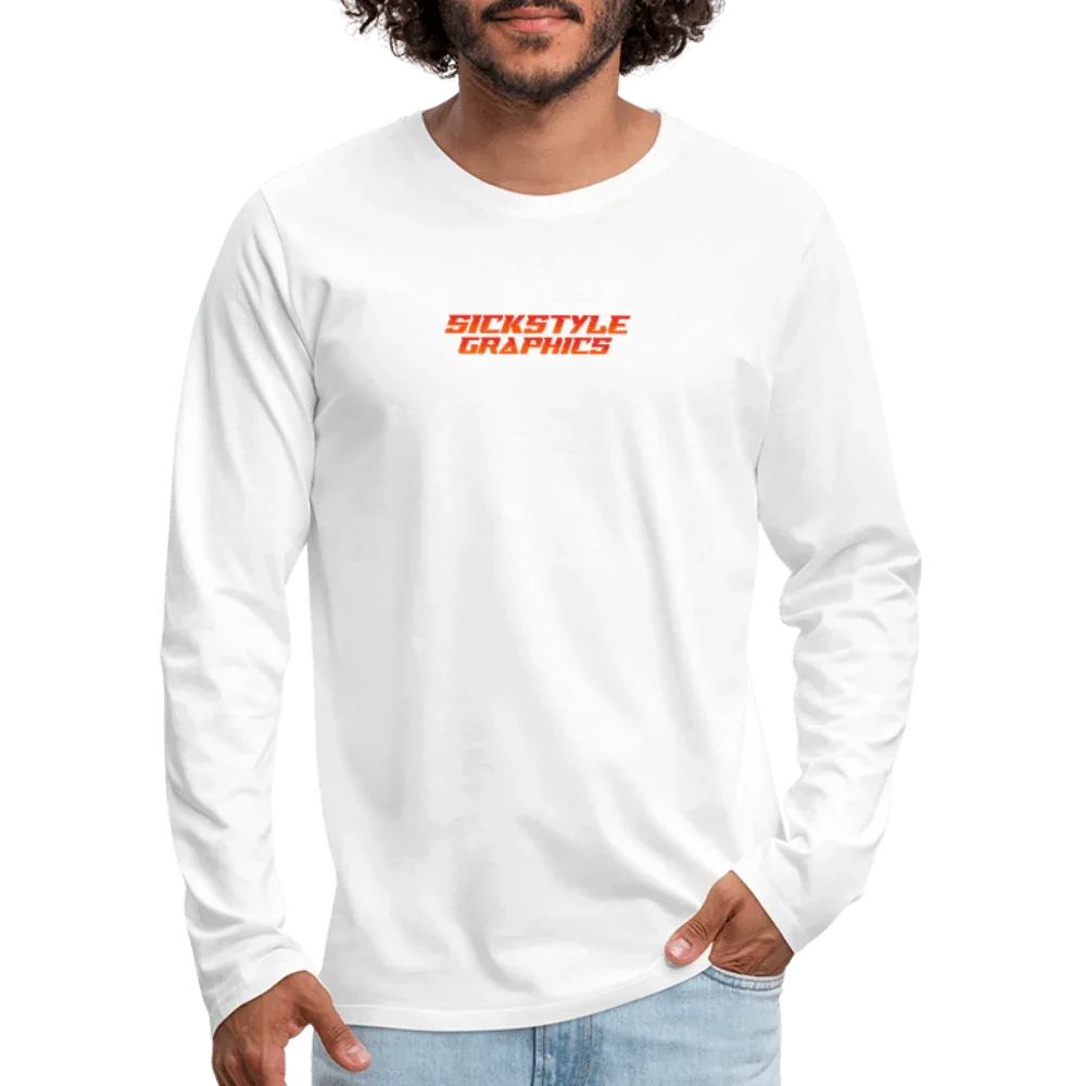 Vit herr långärmad bomullsskjorta med rött “Sickstyle Graphics” logotyp på bröstet.