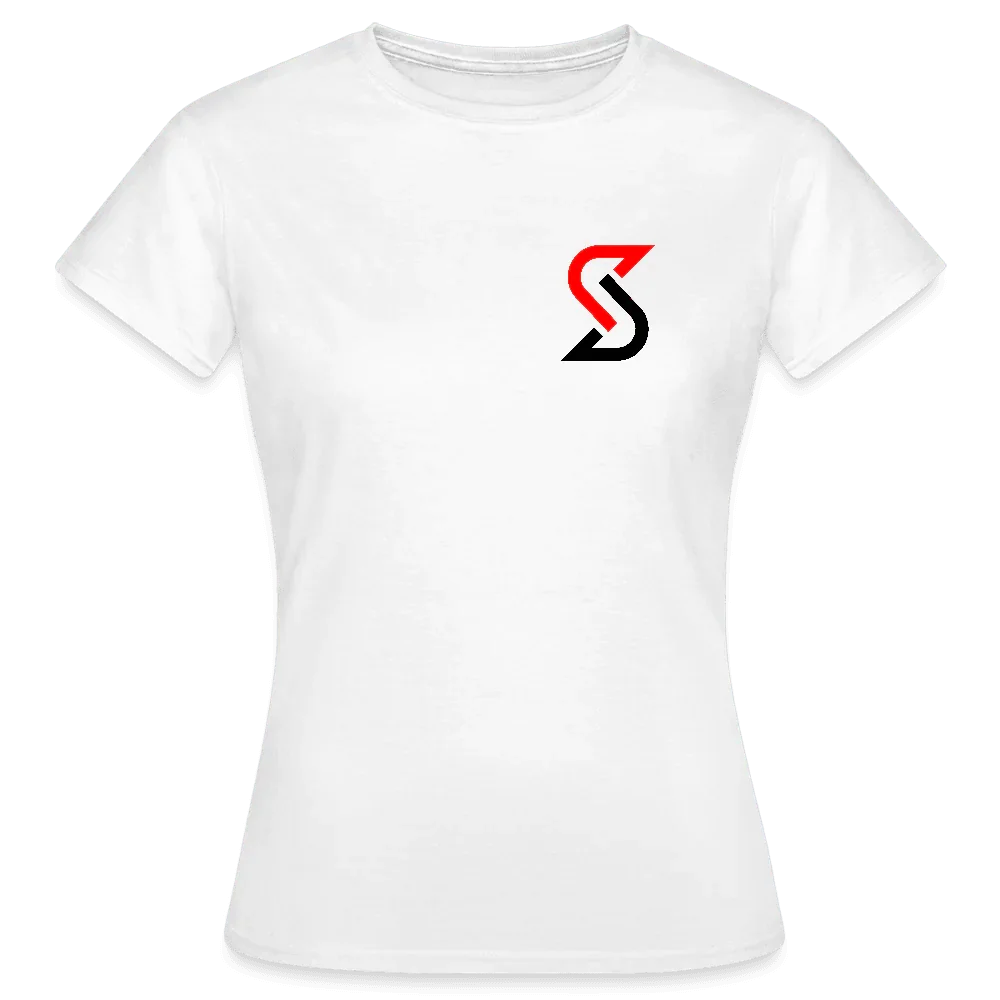 Camiseta blanca para mujer con cuello redondo y pequeño logo “S” rojo y negro en el pecho.