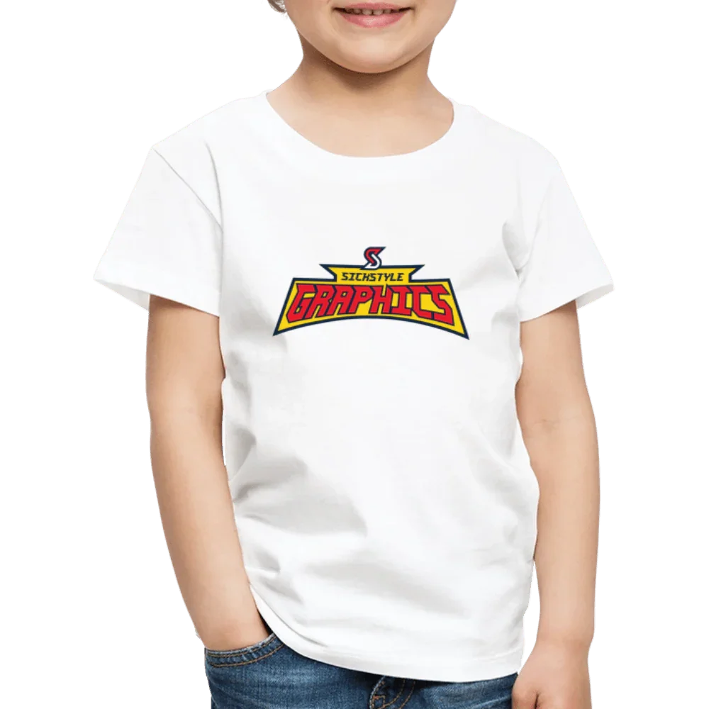 Weißes Kinder-T-Shirt mit rotem und gelbem “SICKSTYLE GRAPHICS” Logo.