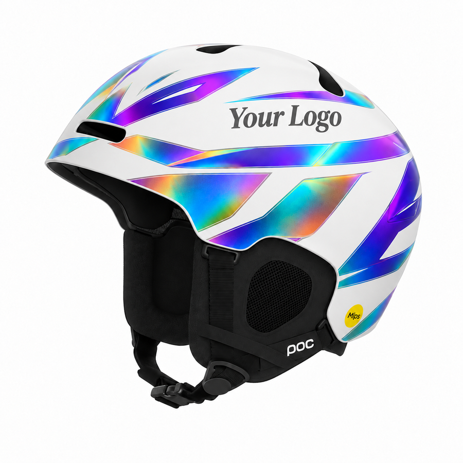 Designvisualisatie: Elevate Prism skihelm-sticker met regenboogkleurige strepen en logoplaathouder op een witte achtergrond.