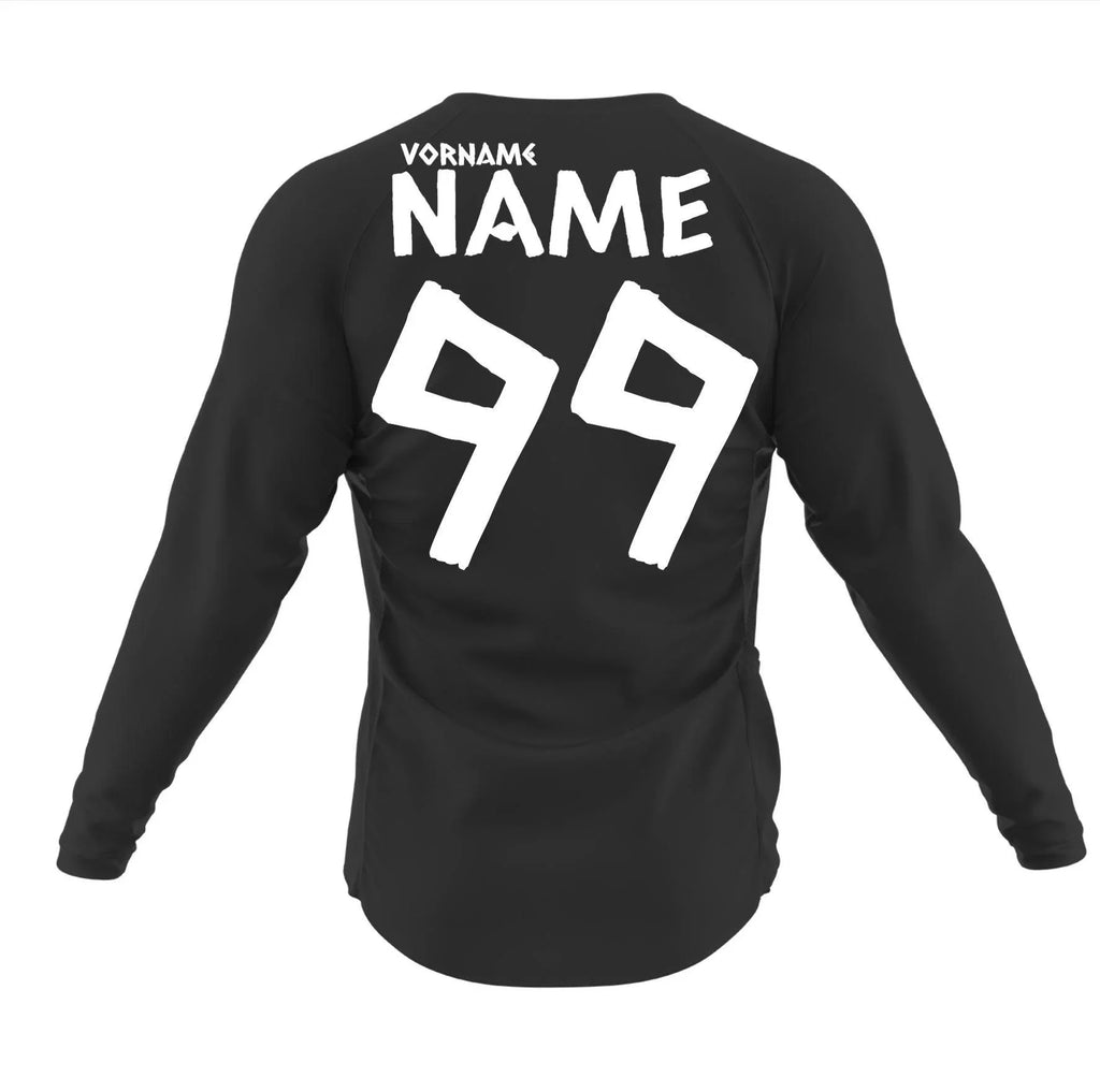 Sort langærmet jersey med hvidt “FORNAVN NAVN” skrifttegn og stort “99” på ryggen.